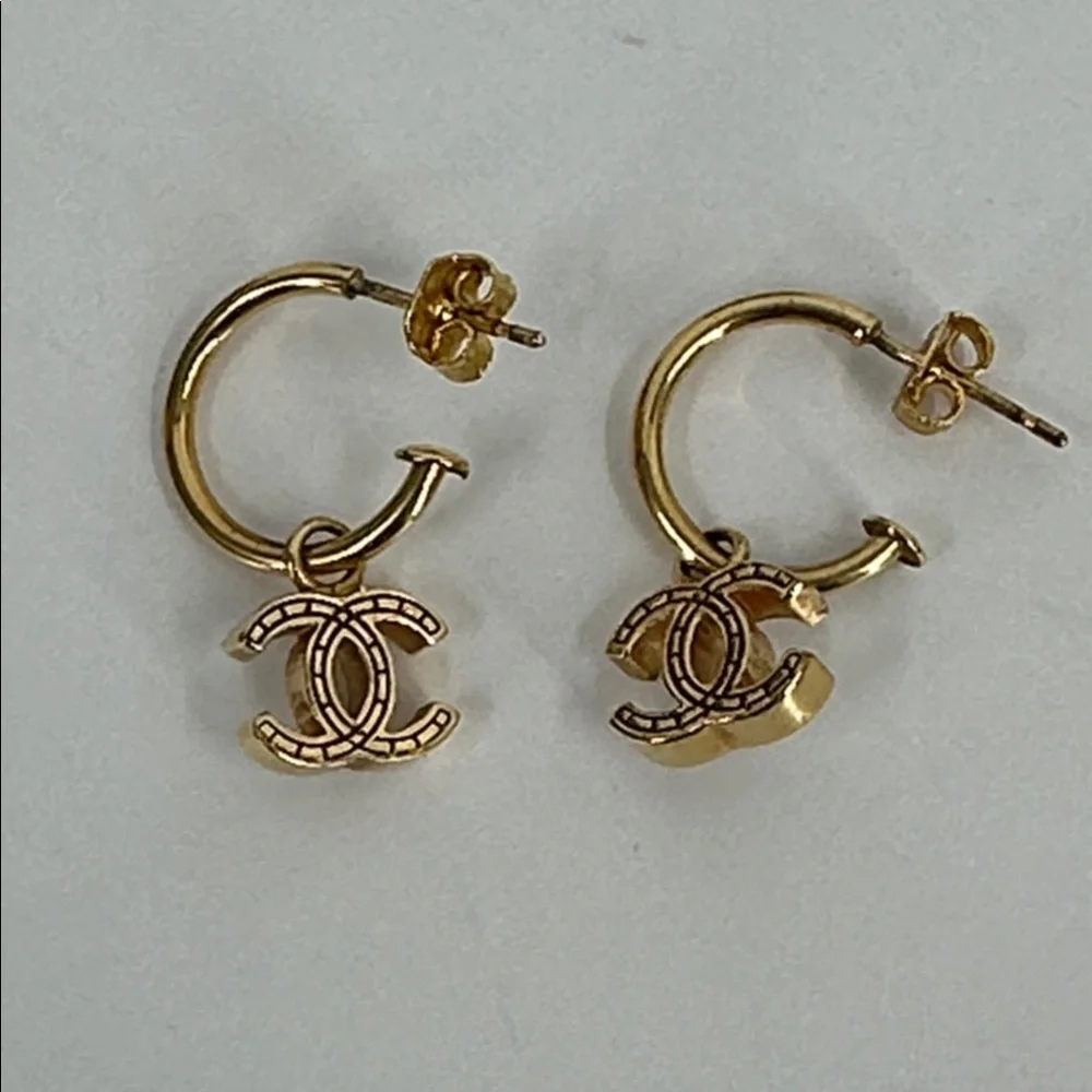 Authenticated CHANEL Hoop Logo Earrings- Gold - Picture 3 of 7
